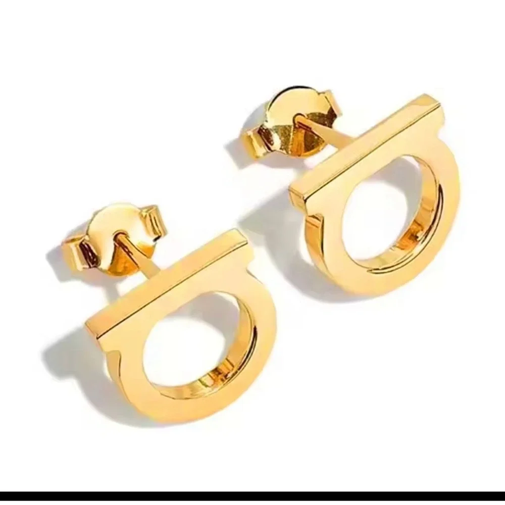 Gold Gancini Stud Earrings Minimalist Geometric Horseshoe Designer Style Studs